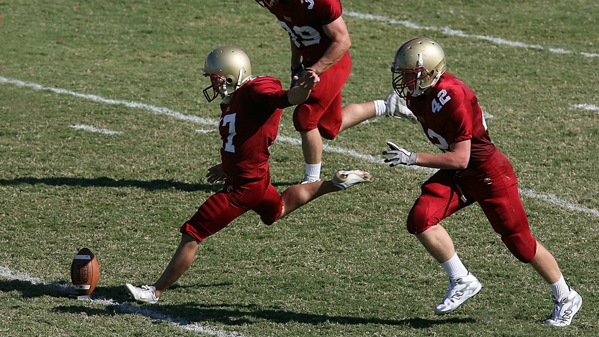 国足备战国际赛事,战术多样化显成效,国足 备战